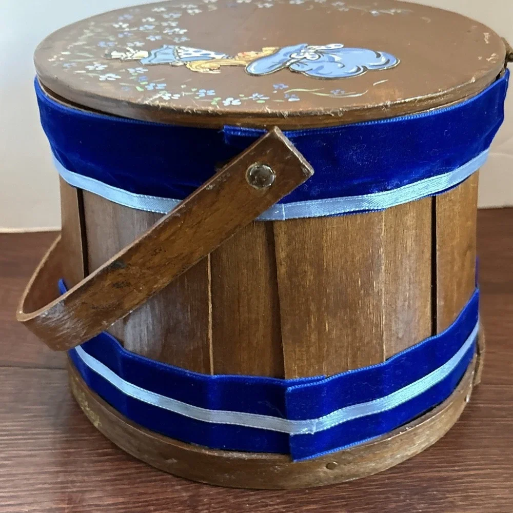 Wooden Basket Purse Basketville Putney VT Hand Painted‎ Lid Lined. Vintage 1970s